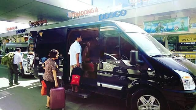 Thuế xe đưa đón sân bây limoousine
